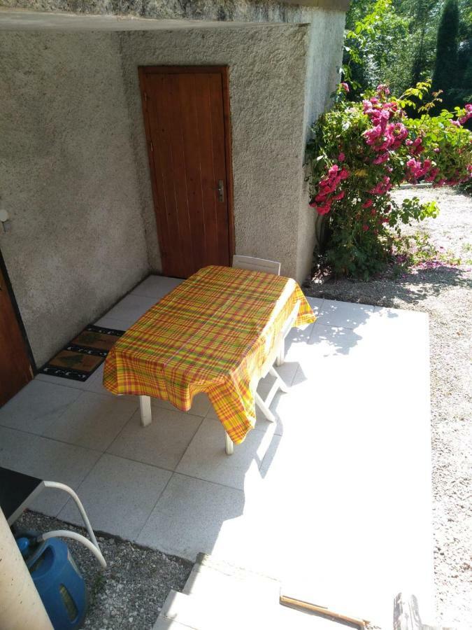 Jarrier Bel Appartement Au Rez De Chaussee D'Un Chalet מראה חיצוני תמונה